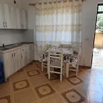 Roan Apartment